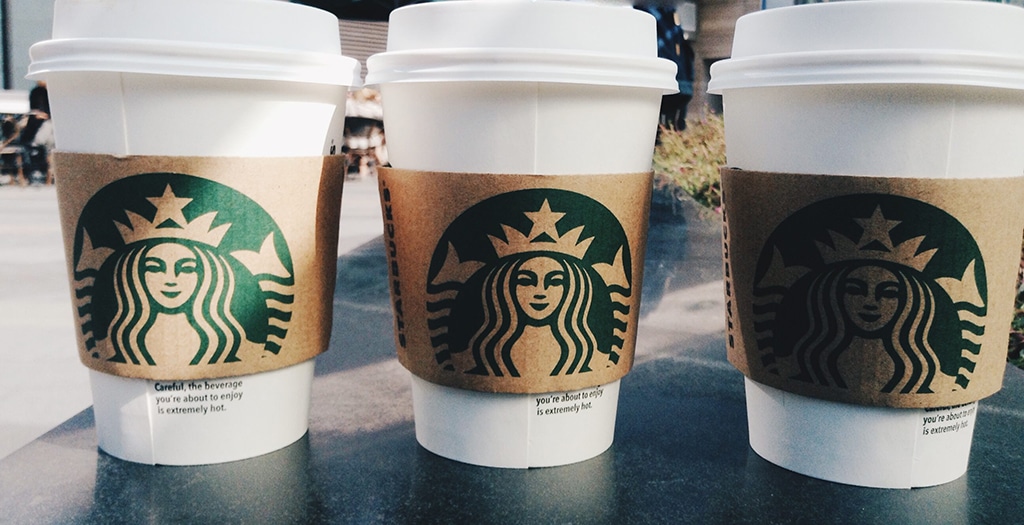 Tre bicchieri di starbucks