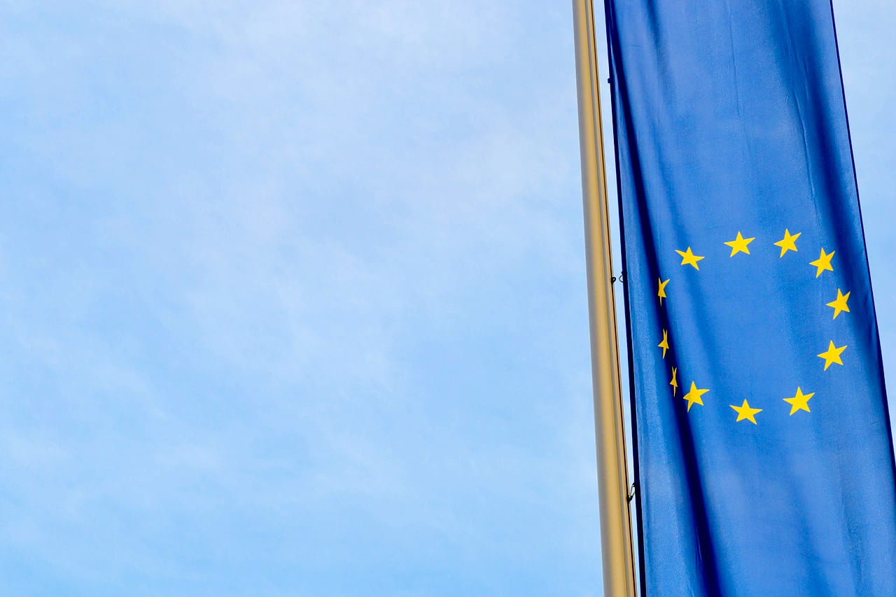 Cielo con bandiera europea