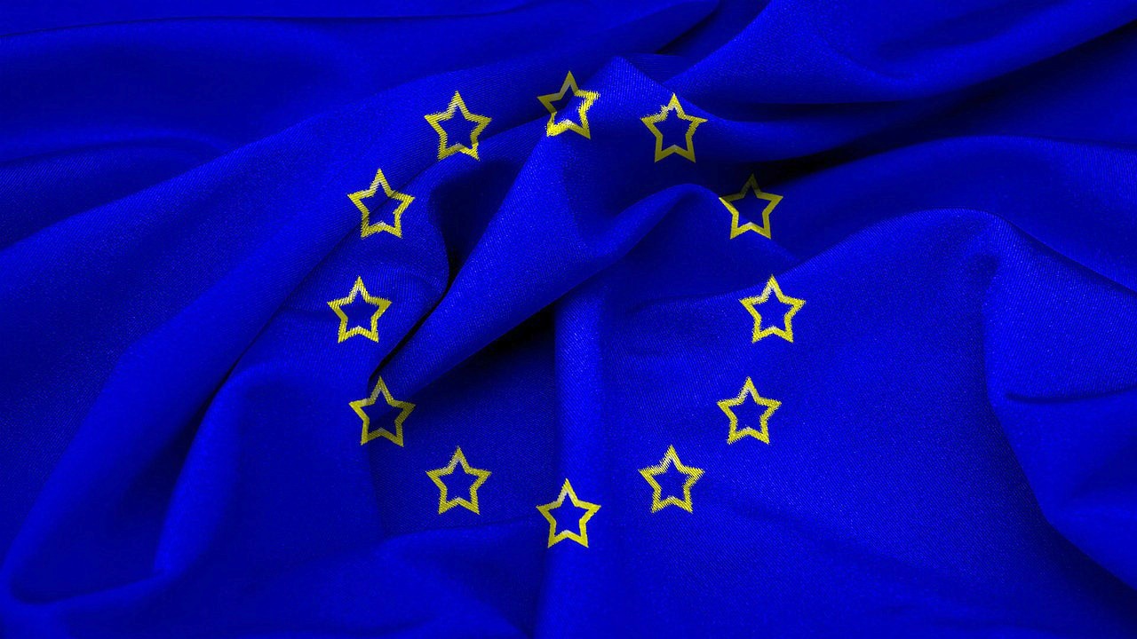stoffa blu con stelle della bandiera europea