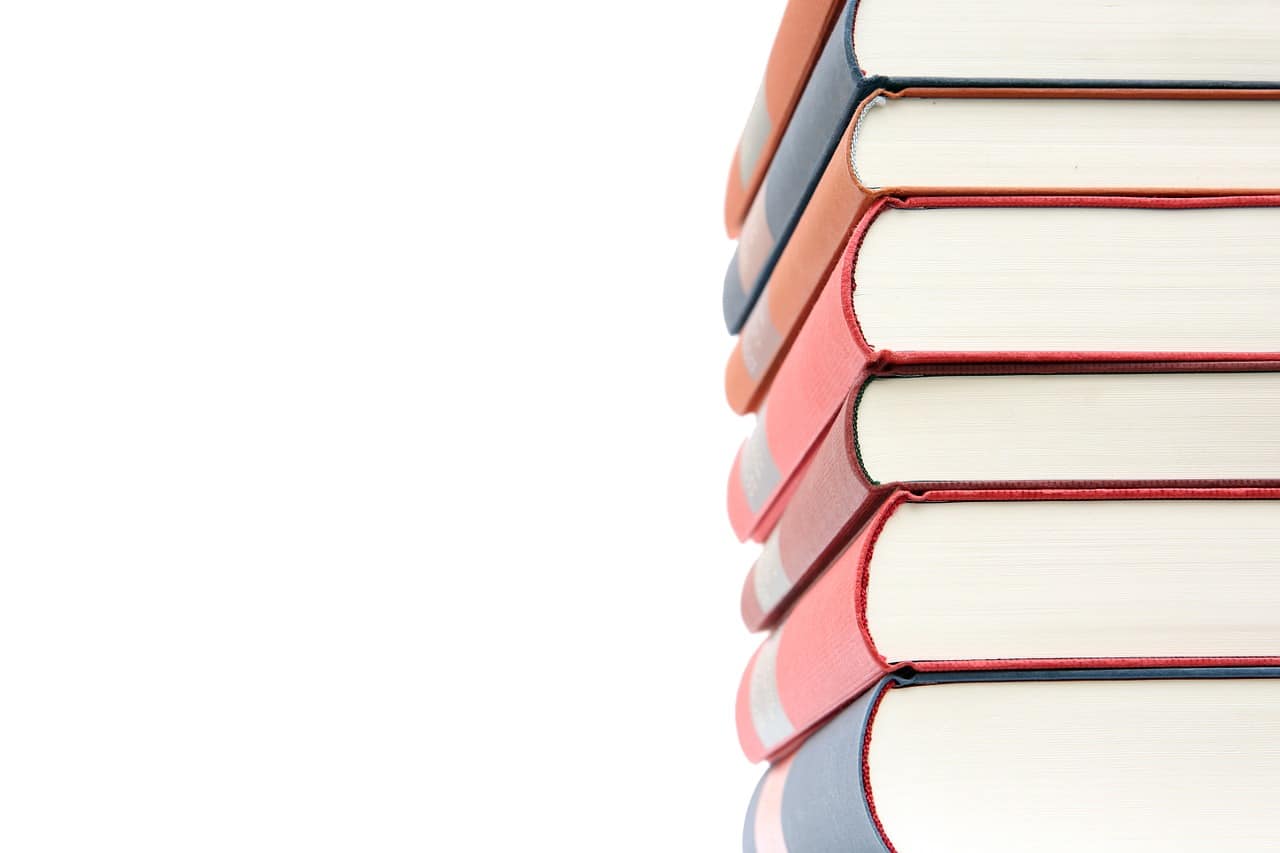 libri sovrapposti