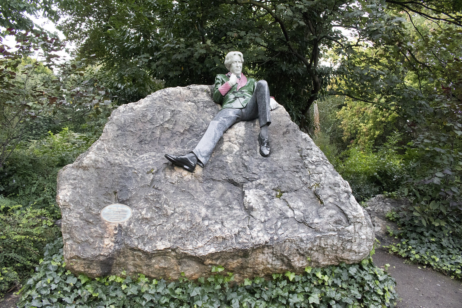 Oscar Wilde Memorial Sculpture