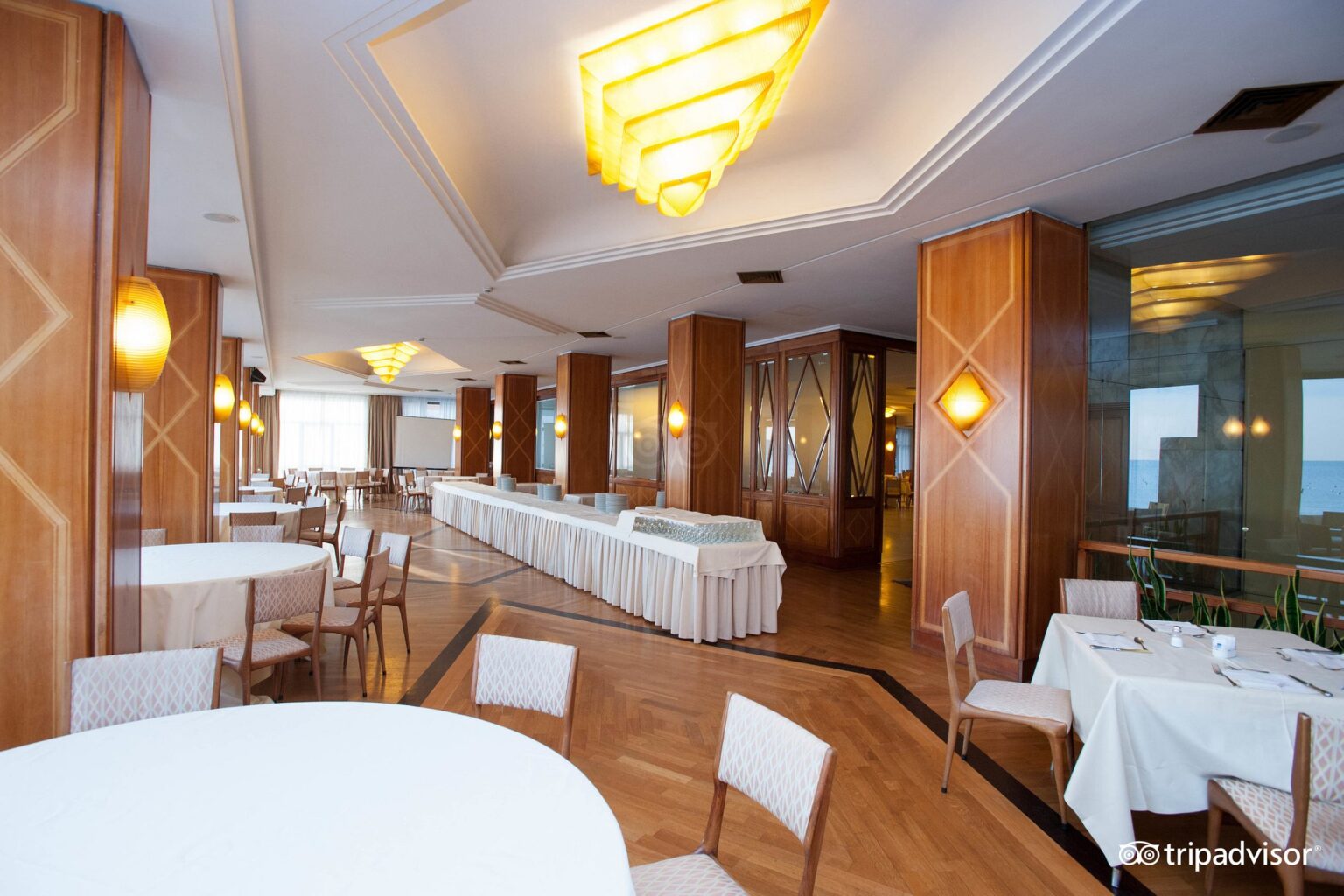 al-castello-restaurant--v2165815