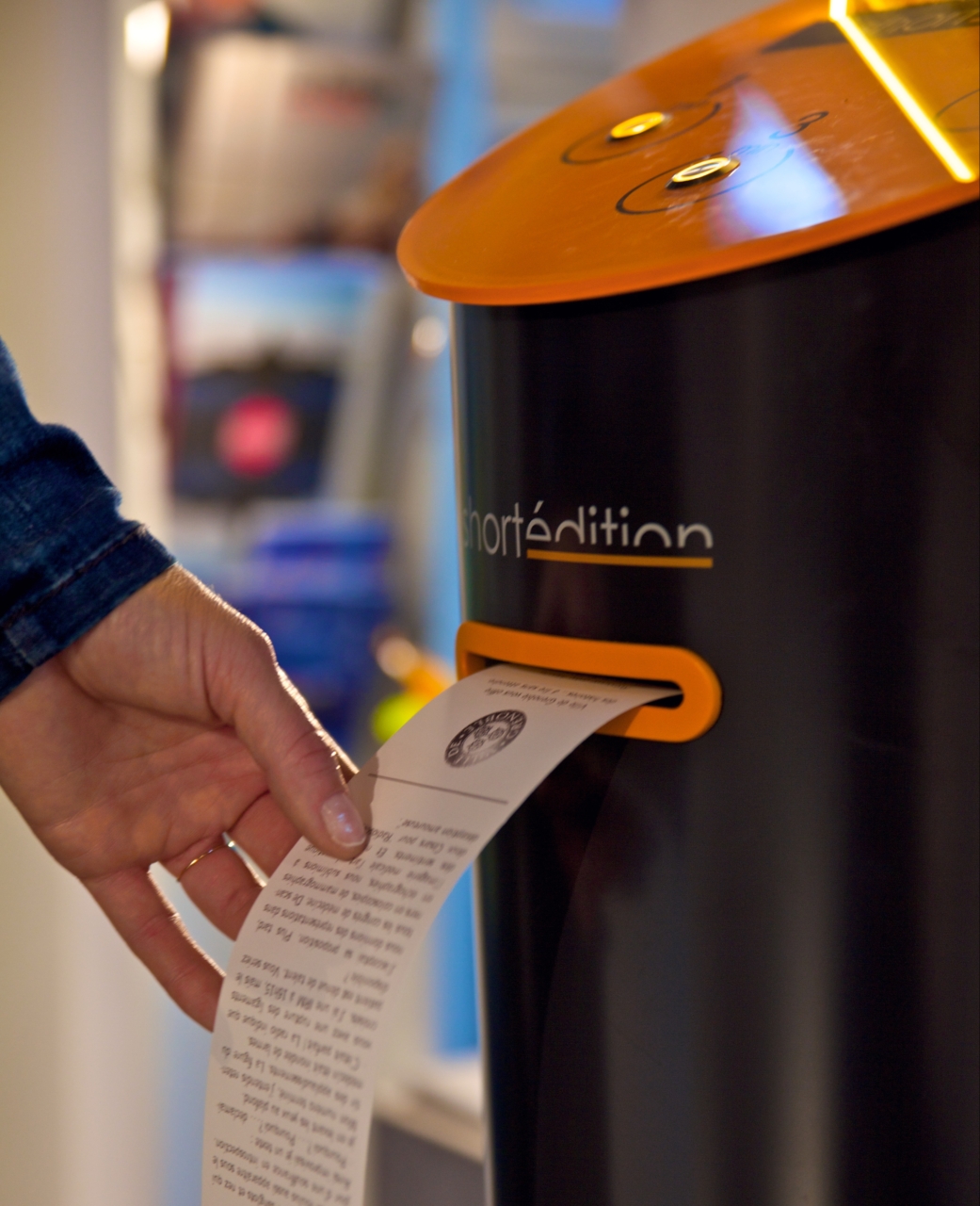 A Londra sono nati i distributori di storie da viaggio per leggere gratis Alexandre