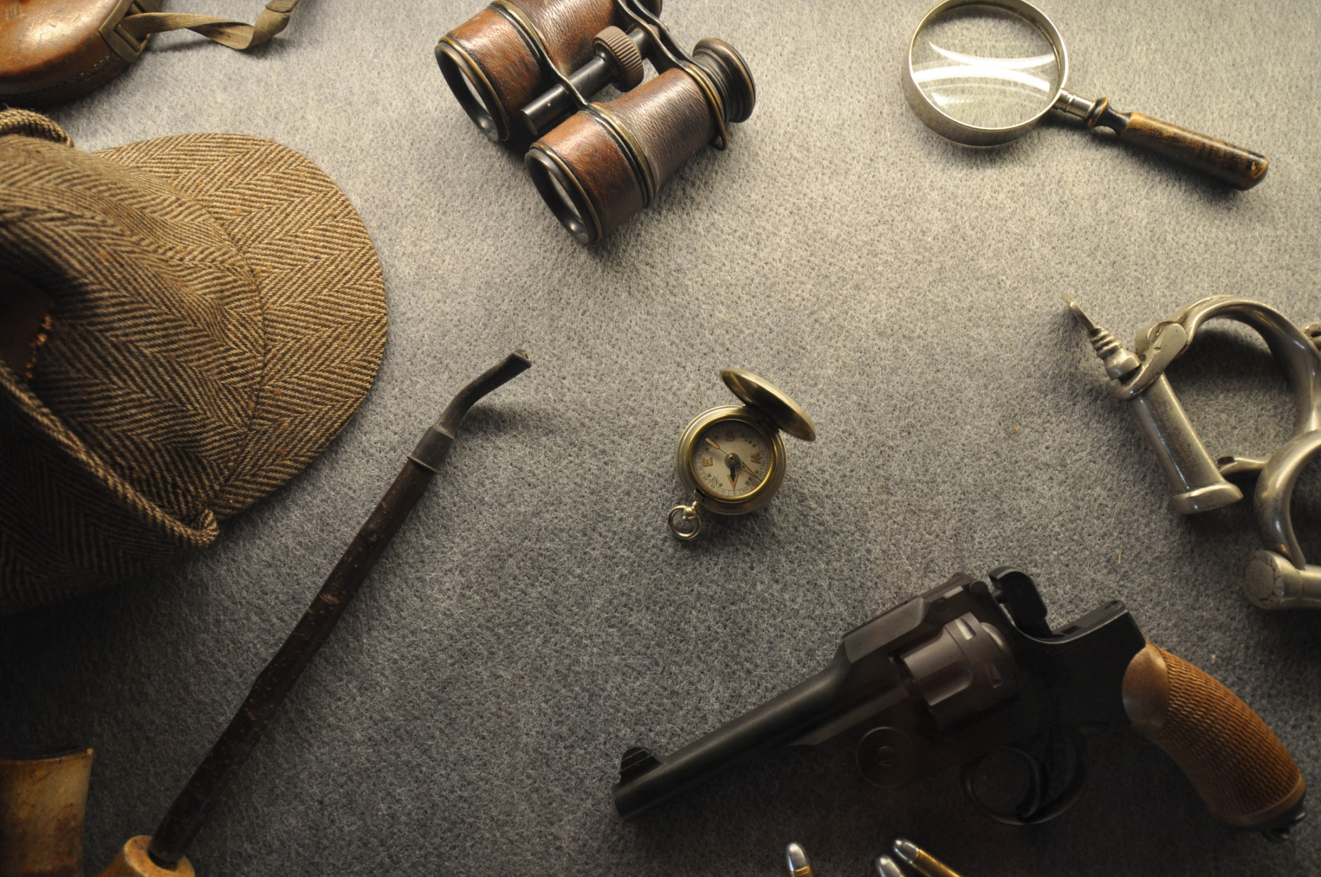 Sir Arthur Conan Doyle: a tour guide sulle orme di Sherlock Holmes The English style and vintage detective collection