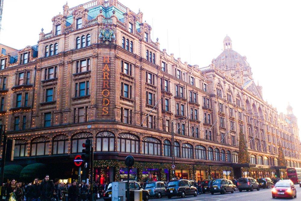 10 luoghi dove fare shopping a Londra negozio harrods Londra