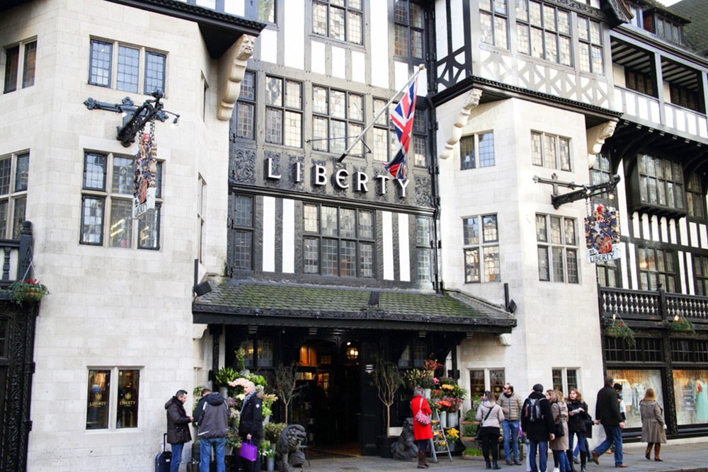 10 luoghi dove fare shopping a Londra Liberty negozio alta moda Londra