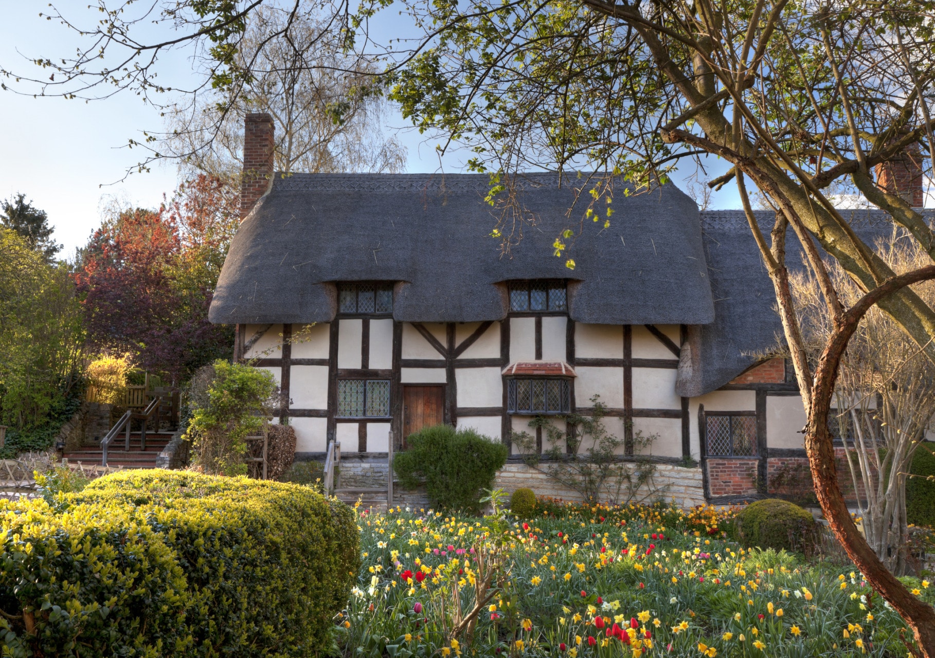 Il tema del soprannaturale in Shakespeare: Hamlet, Macbeth, Ariel e Puck Casa della moglie di Shakespeare