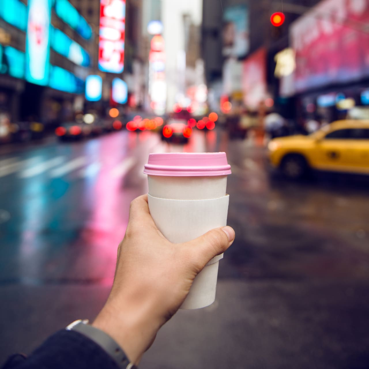America: stranezze e differenze, almeno secondo gli europei Caffè a Times Square