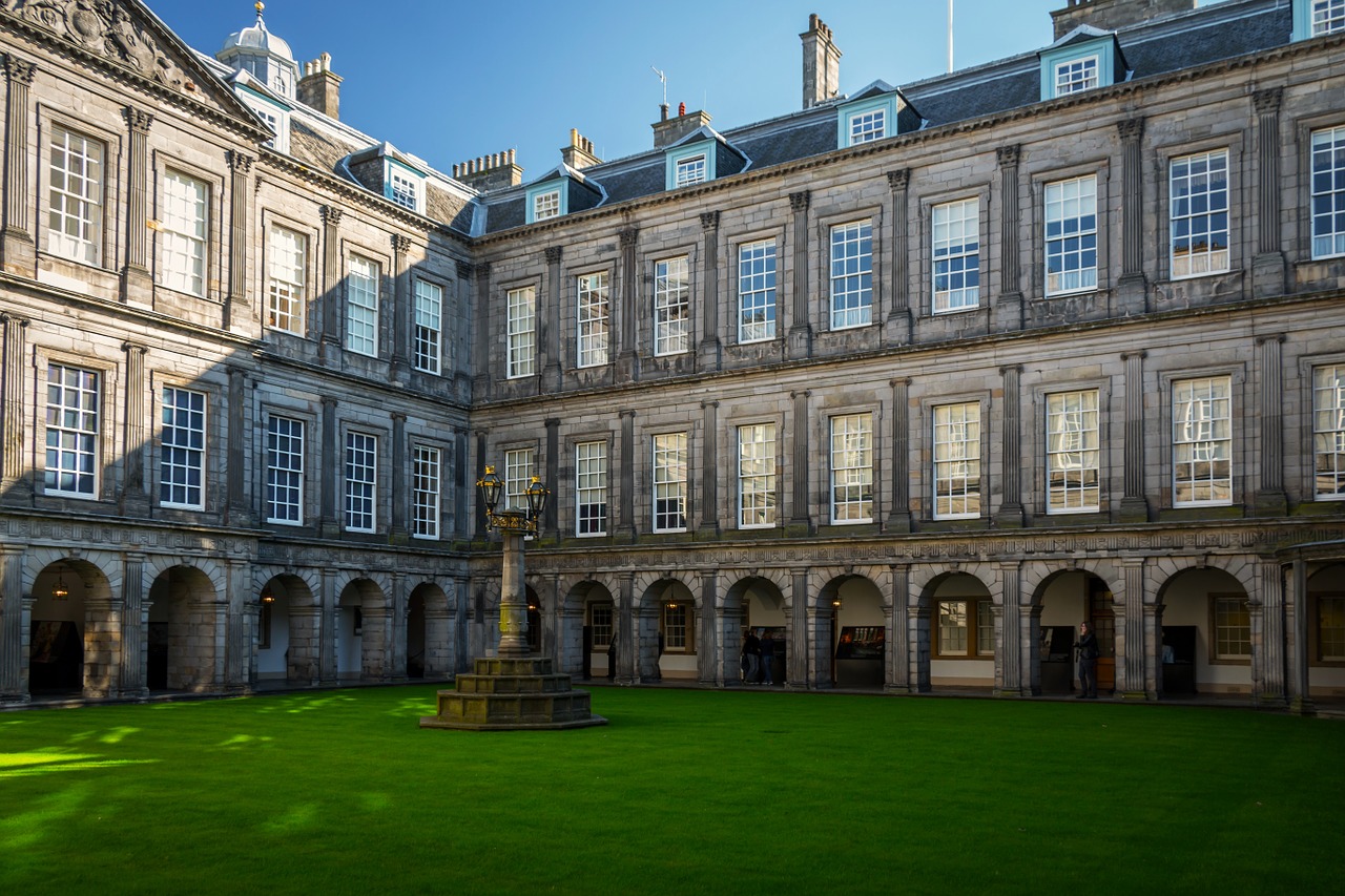 10 cose da vedere a Edimburgo Holyrood Palace