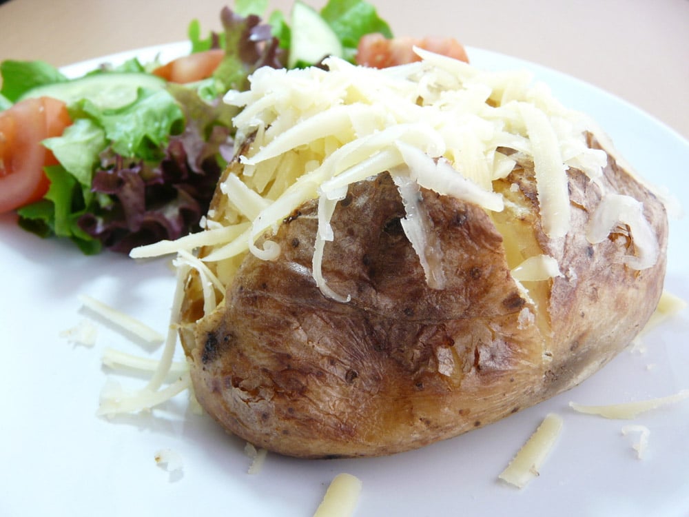 10 Piatti da provare a Londra Jacket Potato piatto inglese