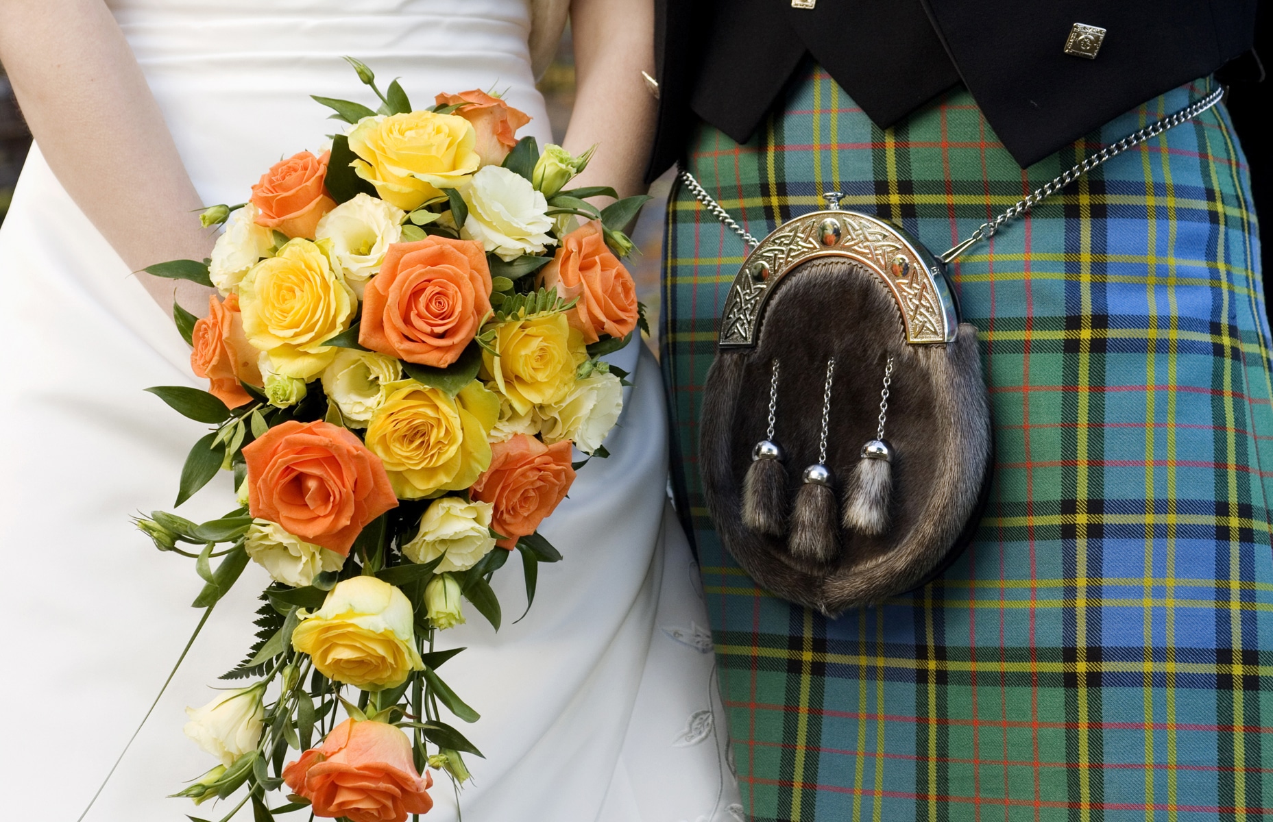 Scozia: Tradizioni e folklore Matrimonio scozzese con sposo in kilt
