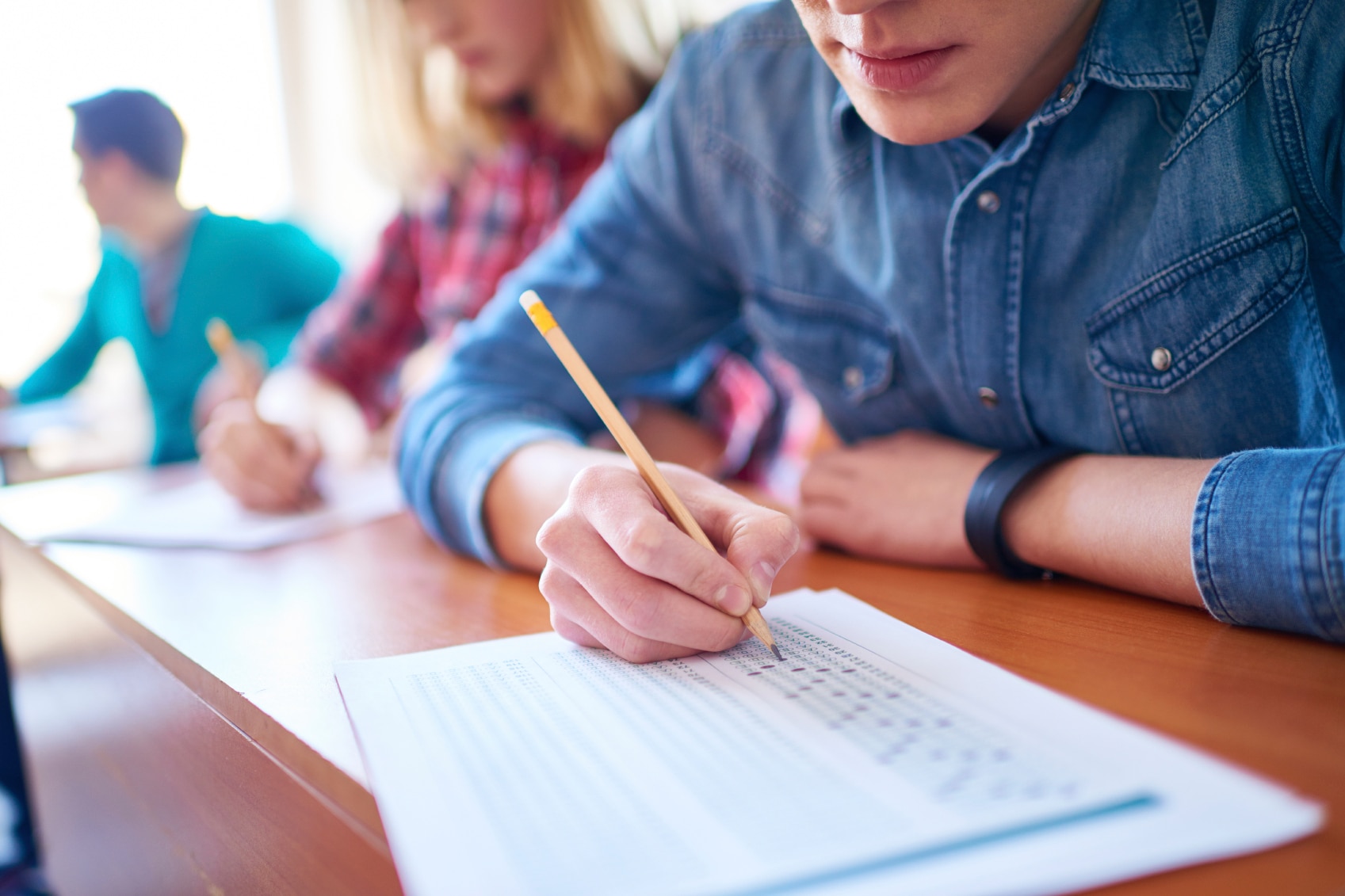 Monolingual Classrooms studenti che svolgono un test