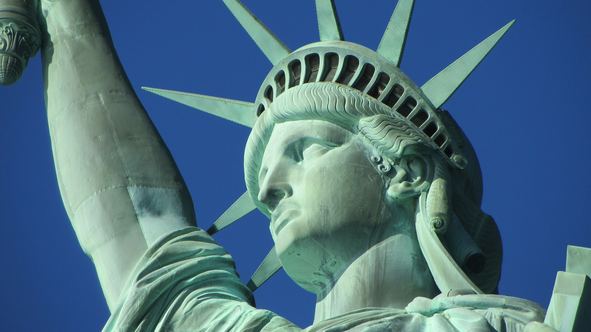 10 Luoghi imperdibili negli USA testa statua della libertà