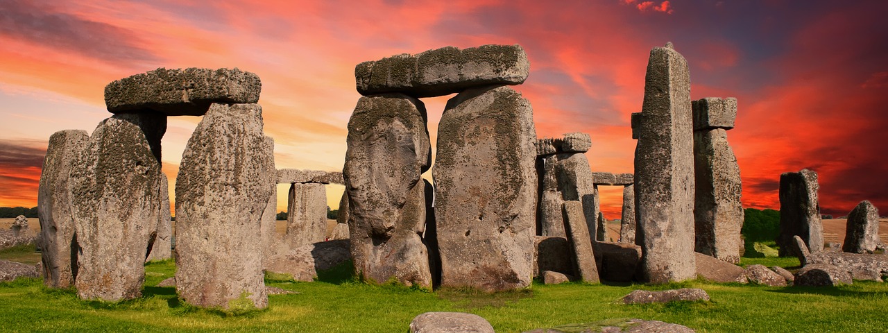 Il mistero di Stonehenge potrebbe essere svelato stonehenge al tramonto