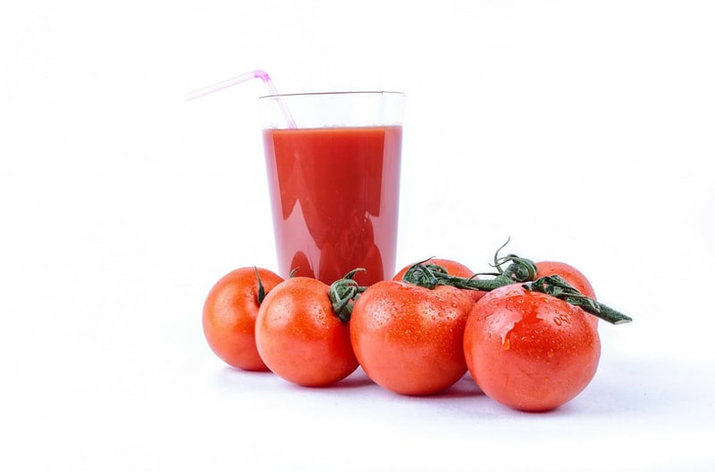 Perché il cibo in aereo cambia sapore Perché il cibo in aereo cambia sapore