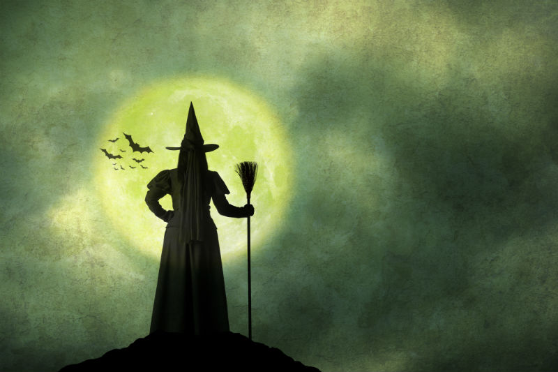 10 bizzarre superstizioni nel mondo Illustrazione di una strega