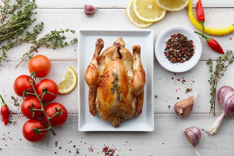 Piatti tipici della festa del ringraziamento Tacchino con ingredienti per il Thanksgiving